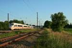 403 062-3 und 403 533-3 als ICE 100 von Basel SBB nach Dortmund Hbf am Abend des 06.06.14 im nrdlichen Teil des Bahnhofs Orschweier.