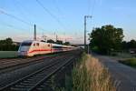 401 579-8 als ICE 4 von Zrich HB nach Frankfurt (Main) Hbf in der Abendsonne des 13.06.14 im Bahnhof Mllheim (Baden).