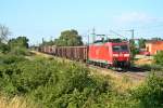 185 100-5 mit einem gemischten Gterzug nach Basel SBB Rbf am Abend des 25.06.14 sdlich von Buggingen.