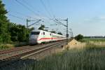 401 590-5 als ICE 272 von Zrich HB nach Hamburg Altona am Abend des 25.06.14 sdlich von Buggingen.