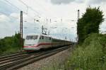 401 072-4 als leicht verspteter ICE 277 von Berlin Ostbahnhof nach Interlaken Ost am Mittag des 12.07.14 am Abzweig Leutersberg.