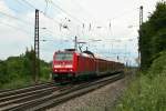 146 232-4 mit einem RE von Offenburg nach Schliengen am Nachmittag des 12.07.14 nrdlich von Leutersberg.