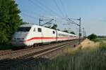 401 590-5 als ICE 272 von Zrich HB nach Hamburg Altona am Abend des 25.06.14 sdlich von Buggingen.