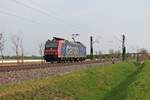 Als Lokzug befand sich am 11.04.2017 die Re 482 005-6 bei Hügelheim, wo sie durchs Rheintal gen Basel fuhr.