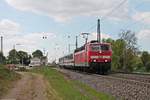 Am 13.04.2017 bespannte 181 218-9 den Pbz 2462 (Basel Bad Bf - Frankfurt (Main) Hbf), als sie durch den Bahnhof von Heitersheim in Richtung Norden fuhr.