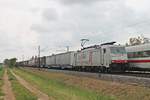 Mit dem  WETRON/Jan de Rijk -Containerzug (Melzo Scalo - Wanne Eikel) fuhr am Mittag des 19.05.2019 die Maquarie/XRAIL/TXL 186 901 bei Hügelheim über die KBS 703 durchs Rheintal in Richtung