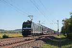 Am Abend des 13.06.2019 fuhr MRCE/CTD 185 552-7 mit dem  Citroen/Peugeot -Autoganzzug  (Mulhouse - Trnava) nördlich von Hügelheim über die Rheintalbahn durchs Markgräflerland in
