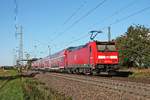 Nachschuss auf 146 233-2  Donaueschingen , als sie am Nachmittag des 16.10.2019 ihre RB (Basel Bad Bf - Offenburg) durch den Haltepunkt von Auggen in Richtung Müllheim (Baden) schob.