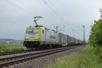 Am Nachmittag des 14.05.2020 fuhr ITL/CCW 186 155-8 mit dem DGS 43558 (Gallarate - Geleen Lutterade), welchen sie seit Basel Bad Rbf bespannte, nördlich von Hügelheim über die