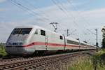 Am Nachmittag des 26.05.2020 fuhr 401 570-7 als ICE 274 (Basel SBB - Berlin Hbf) nördlich von Hügelheim über die Rheintalbahn durchs Markgräflerland in Richtung Freiburg