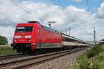 101 116-2 mit dem EC 7 (Hamburg Altona - Interlaken Ost) am 28.06.2020 südlich von Auggen.
