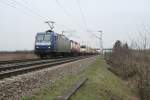 145-CL 203 mit einem KLV-Zug am 27.03.13 bei Hgelheim. Der Zug ist unterwegs Richtung Schweiz.