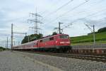 111 062-6 mit einer RB nach Offenburg am 19.07.12 sdlich von Schliengen.