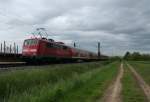 111 054 mit einer RB nach Offenburg am 23.05.13 bei Hgelheim.