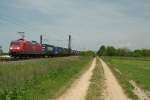 145 058-4 mit einem KLV-Zug am 05.06.13 kurz vor Mllheim (Baden).