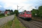 111 062-6 mit einer RB nach Basel Bad. Bf am 25.06.13 beim Beschleunigen kurz nach dem Halt in Schallstadt.