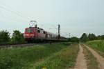 111 050-0 mit einer RB nach Offenburg am Abend des 06.08.13 bei Hgelheim.