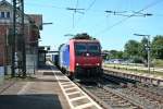 482 006-4 mit einem KLV-Zug gen Norden am Vormittag des 15.08.13 im Bahnhof Orschweier.