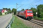 152 087-3 mit einem Papierzug nach Italien am Nachmittag des 15.08.13 südlich von Schallstadt.