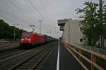 185 394-4 mit einem KLV-Zug in Richtung der Schweiz am Morgen des 18.04.14 im Bahnhof Müllheim (Baden).