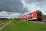 Geburtstagsbild Nr. 5:
Der Schwarzwaldbahn-Steuerwagen 50 80 86-048-0 war am 08.05.14 Teil der von 146 111-0 geschobenen RB 26556 von Neuenburg (Baden) nach Freiburg (Breisgau) Hbf, welche ich bei Hügelheim aufnehmen konnte.