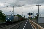 185 515-4 mit einem KLV-Zug aus der Schweiz, welchen sie in Basel SBB Rbf bernommen hat, am spten Nachmittag des 25.04.14 in Mllheim (Baden).