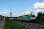 E 186 132 mit einem Crossrail-Containerzug in Richtung der Schweiz am 14.05.14 in Mllheim (Baden).