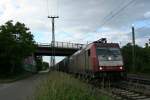 185 601-2 mit einem KLV-Zug auf der Fahrt nach Italien am Abend des 28.05.14 bei der Einfahrt in Müllheim (Baden) auf Gleis 13.