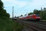 Da die links im Bild zu sehende 186 109 mit einem KLV-Zug technische Probleme vor der Einfahrt in den Bahnhof Orschweier hatte, wurden alle Zge aus Richtung Norden zeitweise ber das Gegengleis