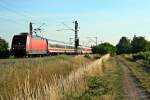 101 028-9 mit dem CNL 459/1259 von Berlin Lichtenberg nach Zrich HB und den drei Kurswagen (IC) 66459 von Frankfurt Sd nach Basel SBB am Morgen des 03.07.14 westlich von Hgelheim.