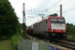 185 599-8 mit dem 40124 von Milano Smistam auf dem Weg nach Zeeburgge Ramsk am Nachmittag des 12.07.14 nrdlich von Leutersberg.