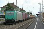 185 576-6 mit einem KLV-Zug aus der Schweiz in Richtung Aachen West am Nachmittag des 23.07.14 im Bahnhof Müllheim (Baden).