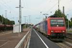 482 015-5 mit einem KLV-Zug auf dem Weg in die Schweiz am Nachmittag des 23.07.14 im Bahnhof Müllheim (Baden).