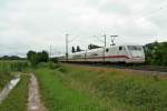 401 559-0 als ICE 279 von Berlin Ostbahnhof nach Basel SBB am Nachmittag des 30.07.14 bei Hügelheim.