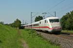 401 004-7 als verspteter ICE 279 von Berlin Ostbahnhof nach Basel SBB am Nachmittag des 01.08.14 nrdlich von Kollmarsreute.