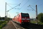 146 116-9 mit einem RE von Offenburg nach Schliengen am Abend des 01.08.14 bei der Ausfahrt aus dem Bahnhof Riegel-Malterdingen.