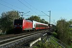 145 002-2 mit den beiden BM-Triebwagen 74134 und 74135 alias GB 48682 auf dem Weg von Erlen nach Trelleborg am 19.04.16 kurz vor Heitersheim.