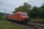 Audi-Leerzug mit der 185 054 in Neckargerach gen Bad Friedrichhall Hbf am 29.9.2020