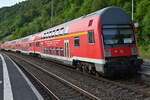 Nachschuß auf den in Haßmersheim ausfahrenden WFL Ersatzzug der als RE12 von Tübingen nach Neckarelz fahrend am Abend es 18.Juno 2021 zusehen ist.