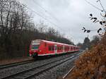 425 817-4 als S2 nach Kaiserslautern bei der Einfahrt in Neckargerach am 4.1.2022