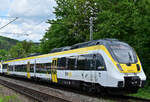 Am Dienstag den 17.5.2022 lichtete ich den 8442 121 im Nachschuß ab und das Abellio-Logo zierte ihn. Hier ist der Zug in Neckargerach auf dem Weg nach Mannheim als RE10a zusehen.