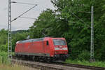 Mal wieder eine fast verunglückte Aufnahme weil die LZ fahrende 185 001 so was von leise durch Neckargerach kam. 20.6.2022