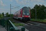 Steuerwagenvoraus kommt der WFL Ersatzzug in Gundelsheim Neckar eingefahren als Ersatzzug der Linie RE12 am Abend des 5.