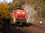 294 684 (mit Gterzug)beim Verlassen des Tunnels nahe Gundelsheim im Neckartal Richtung Heilbronn am 25.03.2011