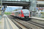 Nachschuß auf den 642 603 der mit dem 642 150 als Dienstfahrt durch Pfaffengrund/Wieblingen gen Heidelberg Hbf unterwegs ist.  18.4.2023