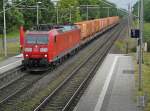 185 089-0 mit dem 'Müllzug' von Singen nach Weinfelden passiert am 30.05.2014 die Haltestelle Konstanz-Fürstenberg. In Kreuzlingen wird die 185er noch einige Wagen anhängen und den Hausmüll von Singen und Konstanz über Romanshorn zur Kehrrichtverbrennungsanlage Weinfelden fahren.
