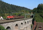 294 868-5 mit dem EK 68243 (Offenburg Gbf-Villingen(Schwarzw) auf dem Reichenbachviadukt 20.8.18