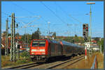 Am 03.10.2023 fährt 146 236-5 mit dem RE nach Konstanz in den Bahnhof Donaueschingen ein.