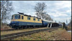 Die schweizerische Elektrolok 421 387 (IRSI) rollte am 28.02.2026 mit dem Sonderzug DZ 13400 Zürich - Seebrugg in langsamer Fahrt über die Bregbrücke bei Donaueschingen. Im dortigen Bahnhof setzte sich die steilstreckentaugliche 218 15 ...