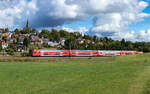 RE 4720 (Konstanz - Karlsruhe Hbf) geschoben von 146 239  Richtung Heimat  bei St.Georgen 14.9.26  